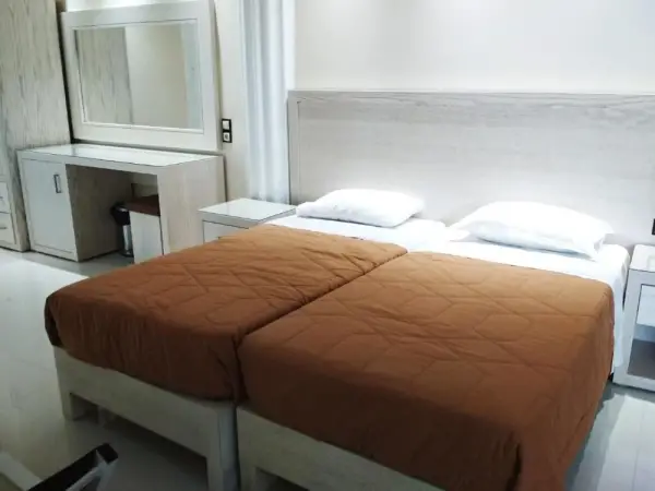 Mariana Hotel 8