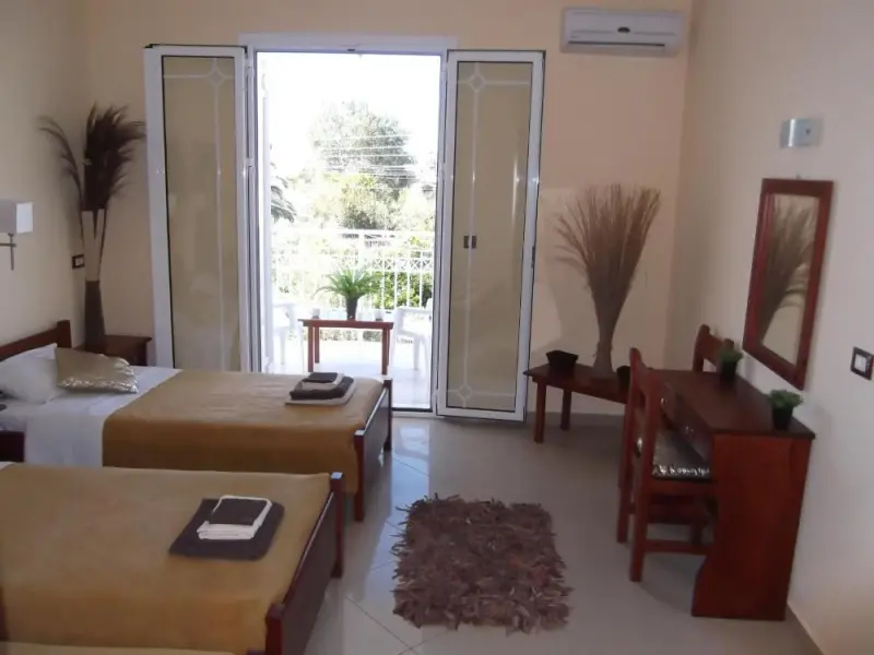 Triple Room